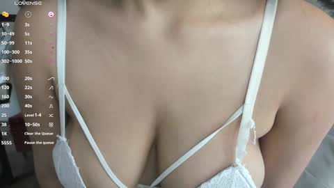 Snapshot of issa_nassar chatting on 12.12.24 Issa online show from 12.12.24