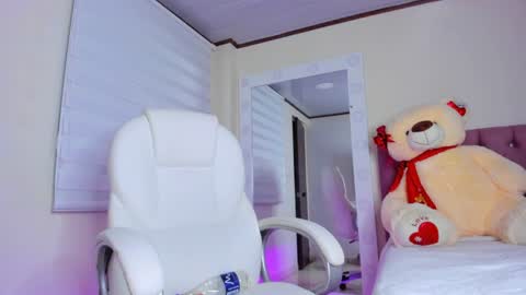 Isa  online show from 02.03.25