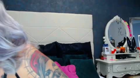 Snapshot of issasmyth chatting on 12.03.24 IssaSmyth online show from 12.03.24