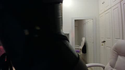 Iseey online show from 01.28.25