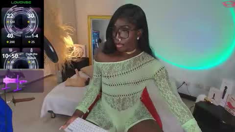 Iseey online show from 09.24.25