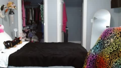 Bella Bloom online show from 02.03.25