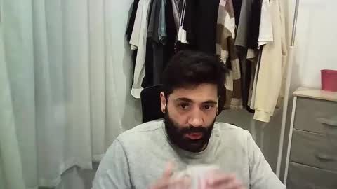 italianboybcn online show from 11.25.25