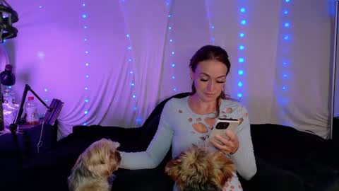 Snapshot of its_allixo chatting on 07.13.26 Alli online show from 07.13.26