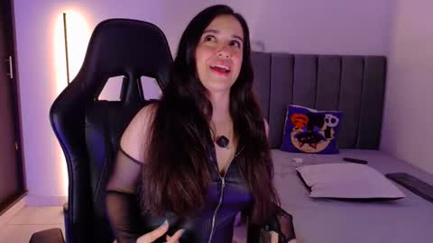 Snapshot of its_bunnyy chatting on 04.24.26 K A R I online show from 04.24.26