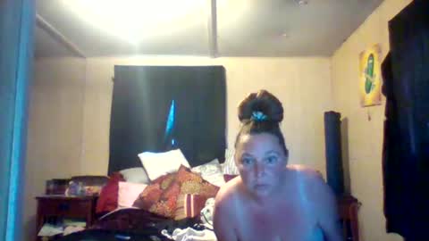 Snapshot of its_kimber chatting on 05.22.26 its kimber online show from 05.22.26