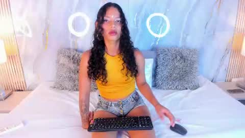 Lexie  online show from 06.18.26