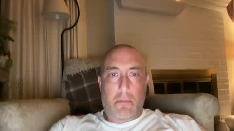 Snapshot of itsanexperiment chatting on 10.01.25 itsanexperiment online show from 10.01.25