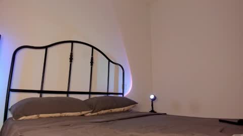 Snapshot of itsbellax chatting on 09.22.25 Isabella online show from 09.22.25