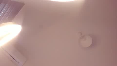 Snapshot of itsbellax chatting on 10.27.25 Isabella online show from 10.27.25