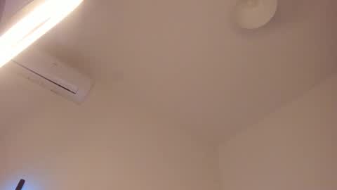 Snapshot of itsbellax chatting on 10.29.25 Isabella online show from 10.29.25