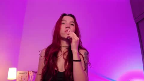 Snapshot of itscamill chatting on 11.06.25 camill online show from 11.06.25