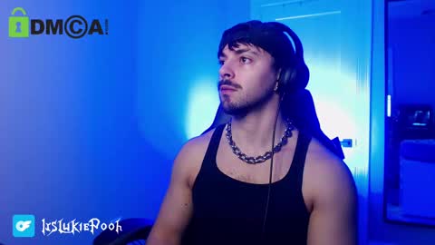 Snapshot of itslukiepooh chatting on 11.16.25 Itslukiepooh online show from 11.16.25