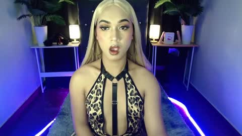 Snapshot of itsmesofiaa69 chatting on 09.16.25 Sofia online show from 09.16.25