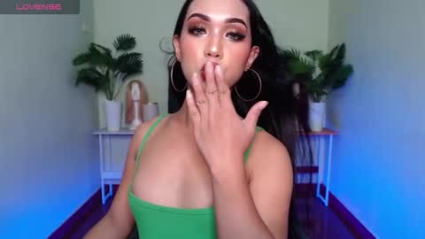 Snapshot of itsmesofiaa69 chatting on 10.09.25 Sofia online show from 10.09.25