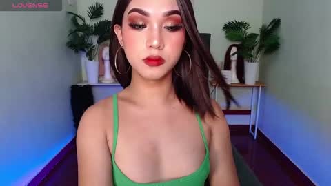 Snapshot of itsmesofiaa69 chatting on 10.11.25 Sofia online show from 10.11.25