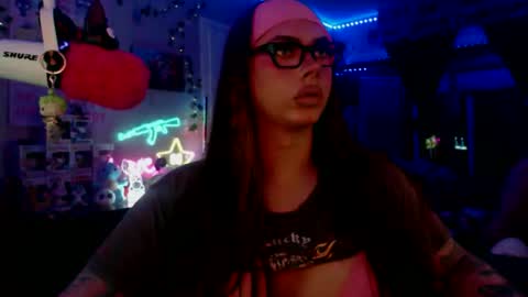 Snapshot of itsnickibabyy chatting on 11.10.25 Nicki Foxx online show from 11.10.25