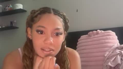 Snapshot of itsraevynfoxe chatting on 05.27.26 itsraevynfoxe online show from 05.27.26
