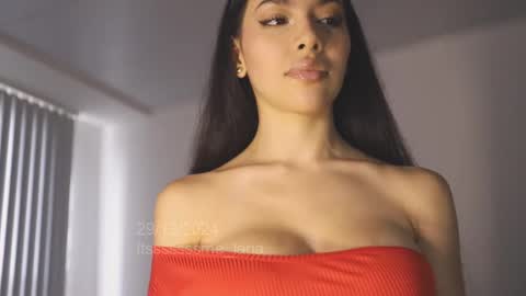 Snapshot of itsssssssme_lana chatting on 12.29.24 itsssssssme_lana online show from 12.29.24