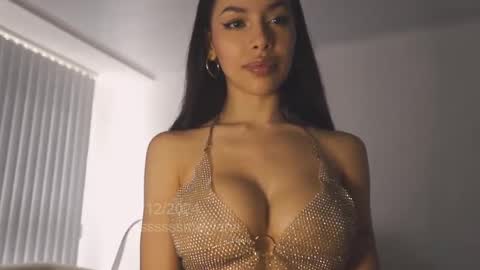 Snapshot of itsssssssme_lana chatting on 12.31.24 itsssssssme_lana online show from 12.31.24