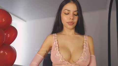 Snapshot of itsssssssme_lana chatting on 02.14.25 itsssssssme_lana online show from 02.14.25