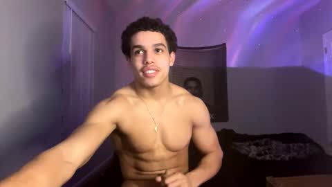 Snapshot of itstarzan chatting on 02.14.25 TARZAN online show from 02.14.25