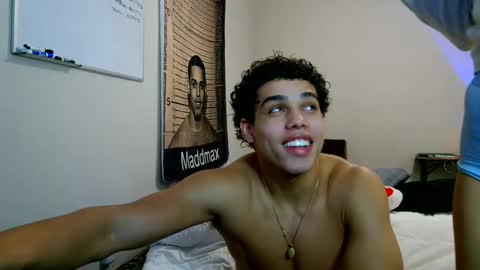 Snapshot of itstarzan chatting on 10.01.25 TARZAN online show from 10.01.25