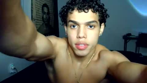 Snapshot of itstarzan chatting on 10.04.25 TARZAN online show from 10.04.25