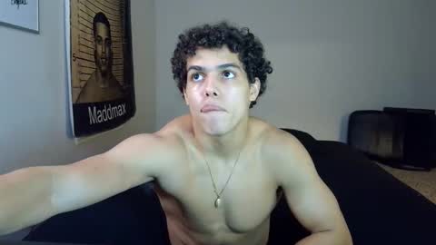 Snapshot of itstarzan chatting on 11.15.25 TARZAN online show from 11.15.25