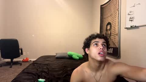 Snapshot of itstarzan chatting on 11.20.25 TARZAN online show from 11.20.25