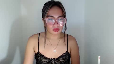 itsurgil_kloeh online show from 11.26.25