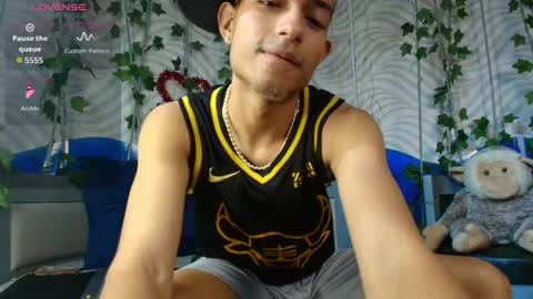 Snapshot of itszairen chatting on 02.25.26 itszairen online show from 02.25.26