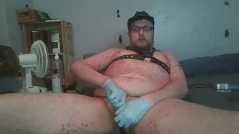 Snapshot of ittakesfiveseconds chatting on 01.18.26 its complicated online show from 01.18.26