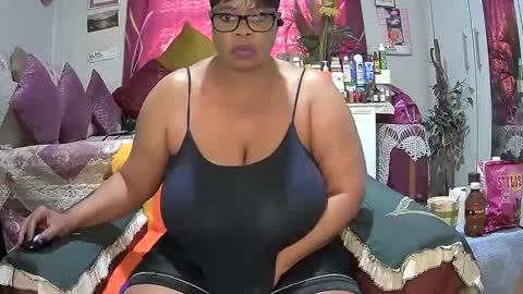 Snapshot of itumeleng74 chatting on 09.21.25 itumeleng74 online show from 09.21.25