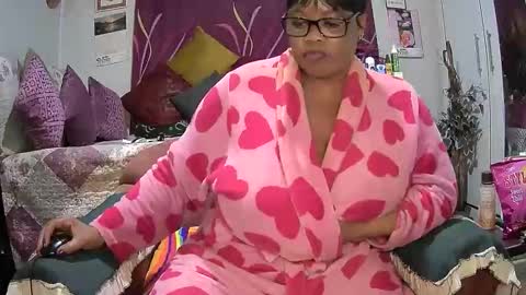 Snapshot of itumeleng74 chatting on 09.25.25 itumeleng74 online show from 09.25.25