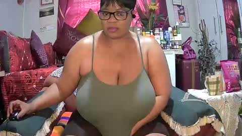 Snapshot of itumeleng74 chatting on 09.30.25 itumeleng74 online show from 09.30.25