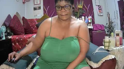 Snapshot of itumeleng74 chatting on 10.16.25 itumeleng74 online show from 10.16.25