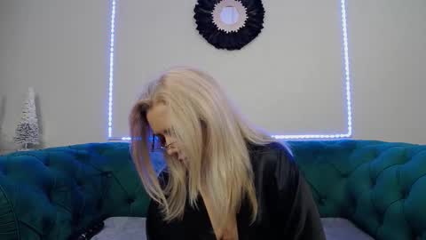 Snapshot of ivanacharm chatting on 12.02.25 ivanacharm online show from 12.02.25