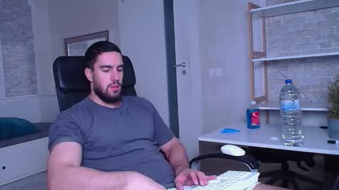 Snapshot of ivanhydee chatting on 09.09.25 IvanHydee online show from 09.09.25