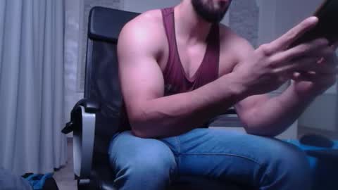 Snapshot of ivanhydee chatting on 10.06.25 IvanHydee online show from 10.06.25