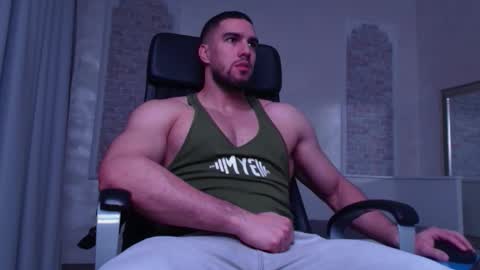 Snapshot of ivanhydee chatting on 10.13.25 IvanHydee online show from 10.13.25