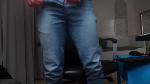 Snapshot of ivanhydee chatting on 11.14.25 IvanHydee online show from 11.14.25