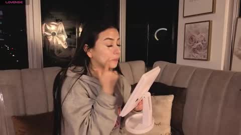 Snapshot of ivanna_west chatting on 11.12.25 Ivanna West online show from 11.12.25