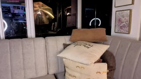 Snapshot of ivanna_west chatting on 01.10.26 Ivanna West online show from 01.10.26