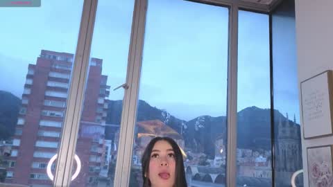 Snapshot of ivanna_west chatting on 01.12.26 Ivanna West online show from 01.12.26