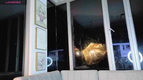 Snapshot of ivanna_west chatting on 03.27.26 Ivanna West online show from 03.27.26