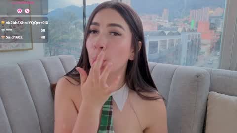 Snapshot of ivanna_west chatting on 04.12.26 Ivanna West online show from 04.12.26