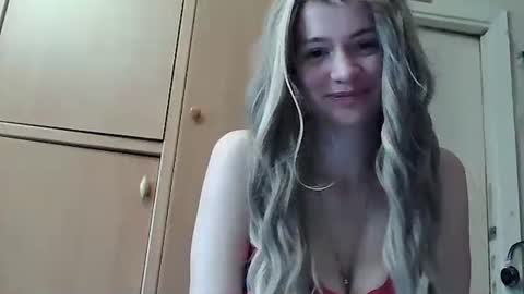 Snapshot of ivetta911 chatting on 12.05.25 ivetta911 online show from 12.05.25