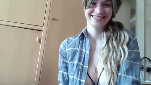 Snapshot of ivetta911 chatting on 03.01.26 ivetta911 online show from 03.01.26