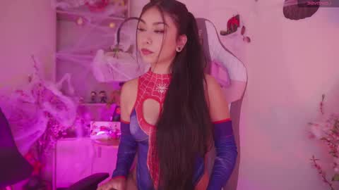 Snapshot of ivette_k chatting on 10.30.25 iveet online show from 10.30.25